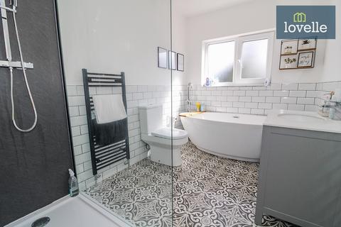 3 bedroom semi-detached house for sale, Cragston Avenue, Grimsby DN33