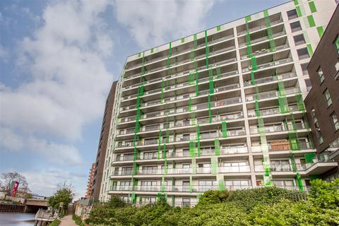 2 bedroom flat to rent, Yeoman Court, Tweed Walk, E14