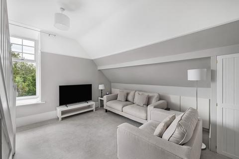 2 bedroom flat for sale, Hayes Lane, Kenley, CR8 5LE