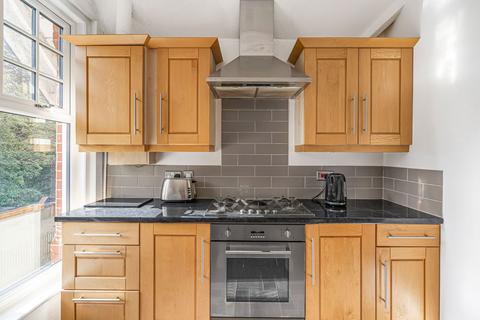 2 bedroom flat for sale, Hayes Lane, Kenley, CR8 5LE