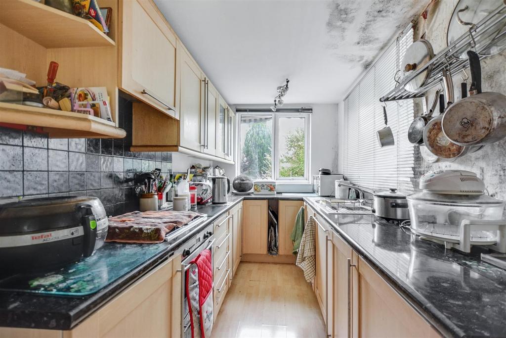 Kitchen 1.jpeg