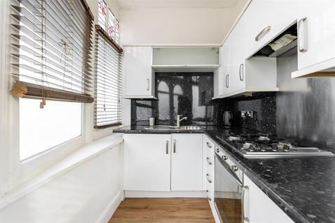 1 bedroom flat for sale, Coningsby Road, Ealing W5