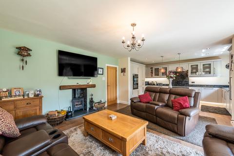 undefined, Hollybrae, Neston CH64