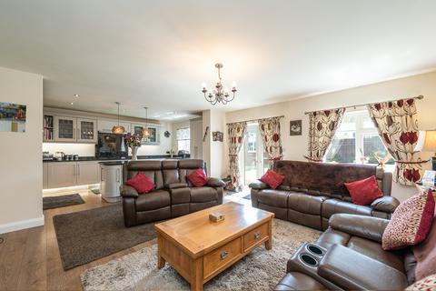 undefined, Hollybrae, Neston CH64