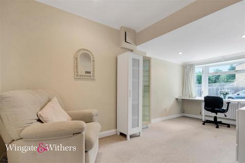 undefined, Green Lane Close, Byfleet