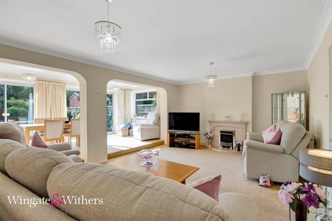 undefined, Green Lane Close, Byfleet