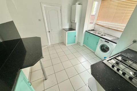 2 bedroom maisonette for sale, Havelock Road, Luton, LU2