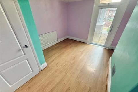 2 bedroom maisonette for sale, Havelock Road, Luton, LU2