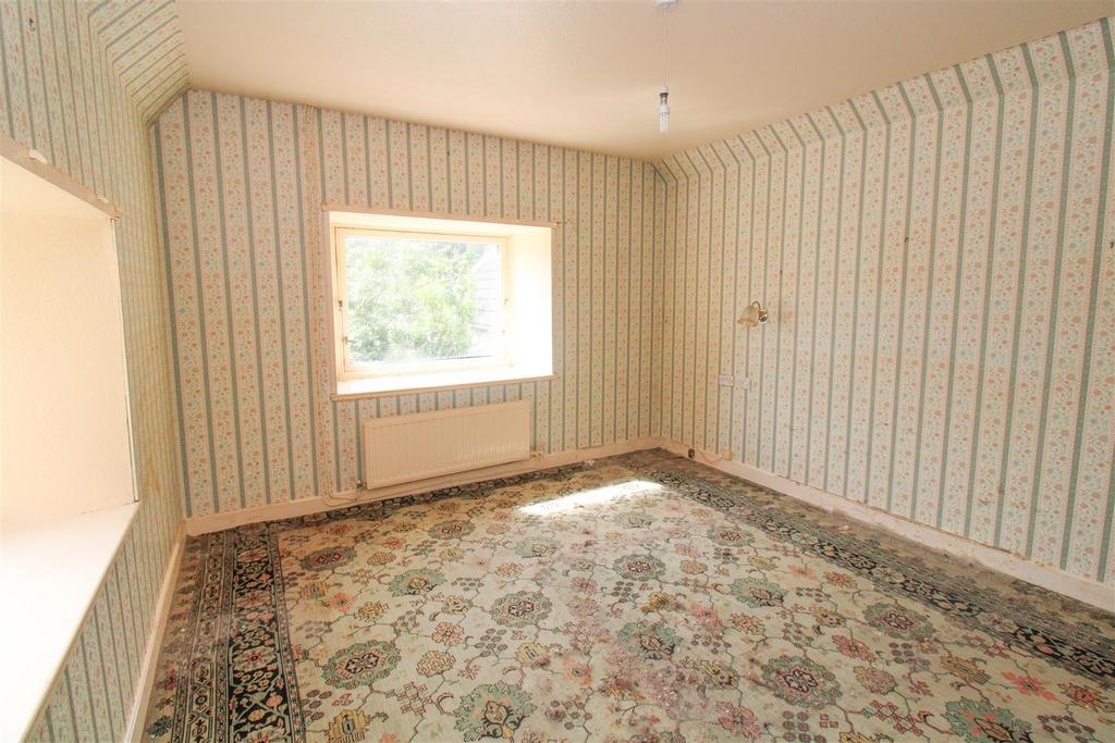 BEDROOM ONE (2).jpg