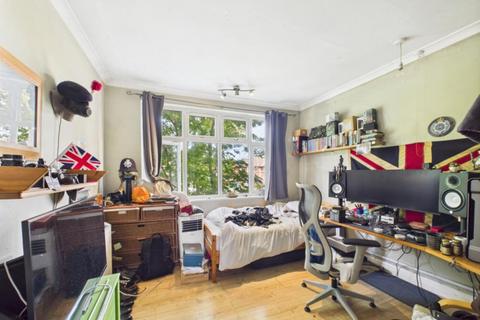 2 bedroom flat for sale, Blundell Road, Edgware, HA8