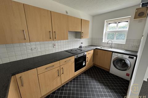 2 bedroom flat to rent, Goulds Green, UXBRIDGE UB8