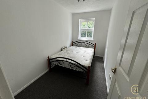 2 bedroom flat to rent, Goulds Green, UXBRIDGE UB8