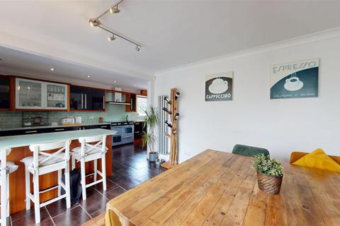5 bedroom detached house for sale, Waterside, Ryhall