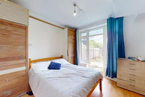 7 bedroom house for sale, 11, Beechwood Gardens, London, NW10