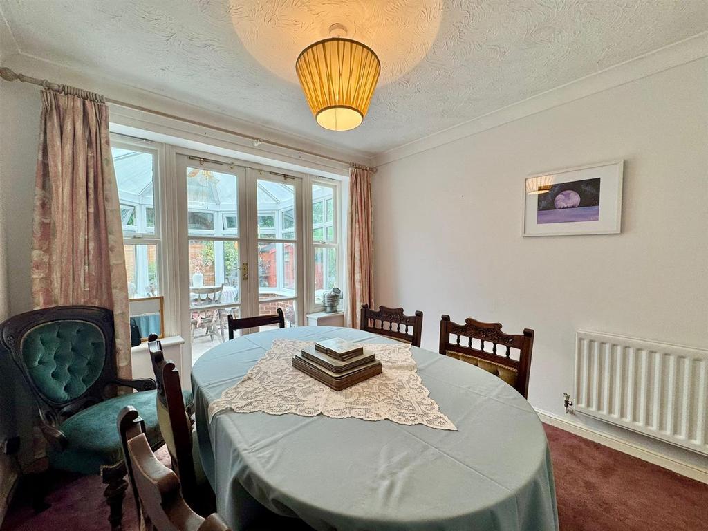 Dining room.jpg