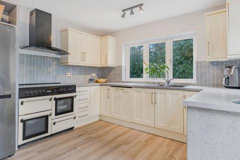 52 Barkers Lane, Wythall, Birmingham, B47 6BU