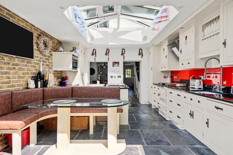 undefined, The Green, Woldingham CR3