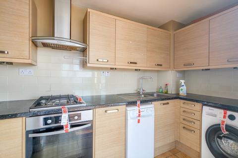 2 bedroom penthouse for sale, Tideslea Path, West Thamesmead, London, SE28