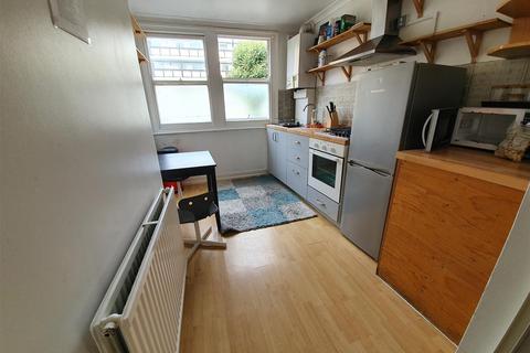 4 bedroom maisonette to rent, Hoxton Street, London