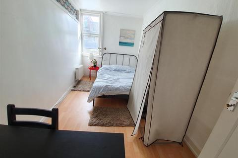 4 bedroom maisonette to rent, Hoxton Street, London