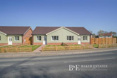 2 bedroom semi-detached bungalow for sale, Great Oak Place, The Street, Raydon