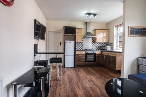 3 bedroom flat to rent, Cavendish Road, Newcastle Upon Tyne NE2