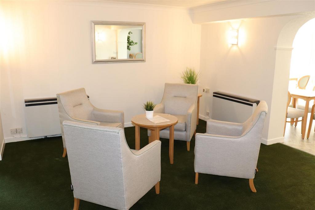 Residents lounge 2.JPG