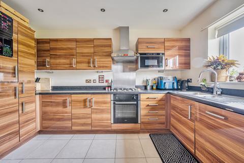 2 bedroom flat for sale, Scott Road, Tonbridge, TN9