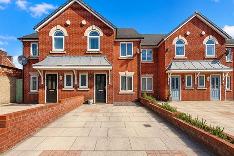 3 bedroom terraced house for sale, Dodworth Avenue, Southport PR8