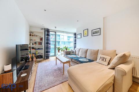 2 bedroom flat for sale, Waterside Way, London N17