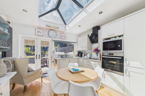 4 Lichfield Drive, Great Haywood, Stafford, ST18 0SX