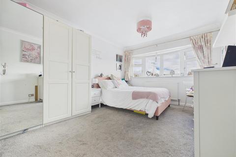 4 Lichfield Drive, Great Haywood, Stafford, ST18 0SX