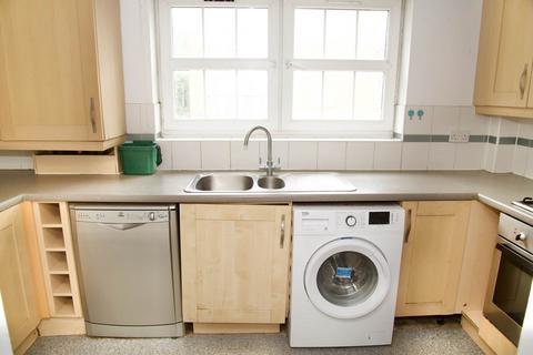 2 bedroom apartment for sale, East Lodge, Pettacre Close, Thamesmead West, SE28 0PB