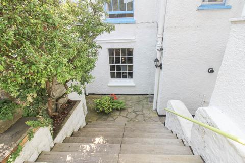 2 bedroom flat for sale, Park Place*Garden Flat*2 Bedrooms*2 Reception Areas*Sea Front Location*