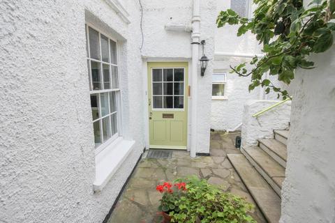 2 bedroom flat for sale, Park Place*Garden Flat*2 Bedrooms*2 Reception Areas*Sea Front Location*