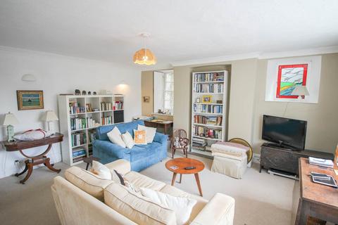 2 bedroom flat for sale, Park Place*Garden Flat*2 Bedrooms*2 Reception Areas*Sea Front Location*