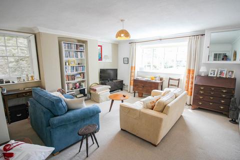 2 bedroom flat for sale, Park Place*Garden Flat*2 Bedrooms*2 Reception Areas*Sea Front Location*