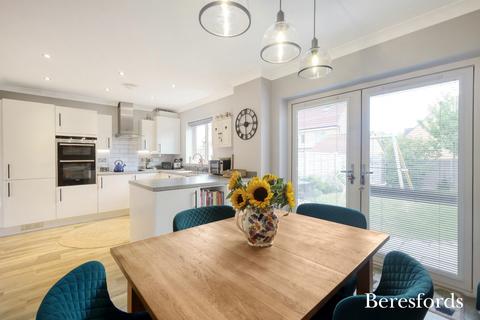 4 bedroom detached house for sale, Maltings Close, Flitch Green, CM6