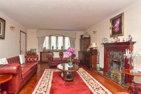 4 bedroom detached house for sale, Seaside Avenue, Minster-On-Sea, Sheerness, Kent