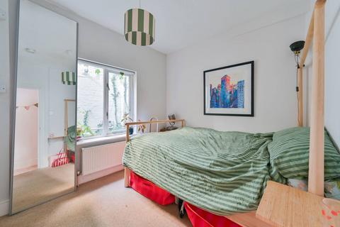 1 bedroom flat for sale, Balham High Road, Tooting, London, SW17