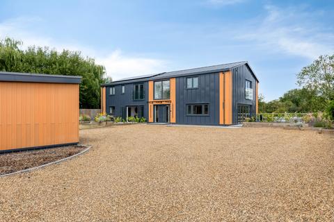 undefined, Chain Free in Tibenham