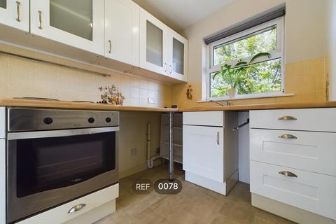 2 bedroom flat to rent, Grove Hill, Hessle, HU13 0RT