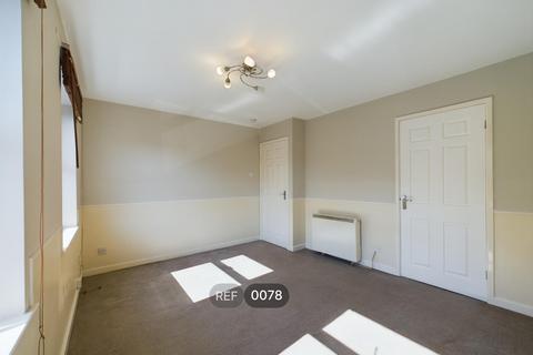 2 bedroom flat to rent, Grove Hill, Hessle, HU13 0RT