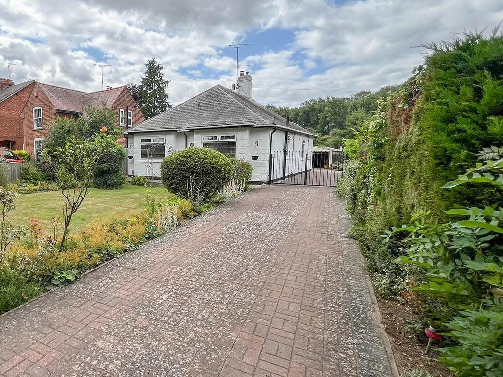 Newbold Road, Newbold on Avon, Rugby... 2 bed detached bungalow - £320,000