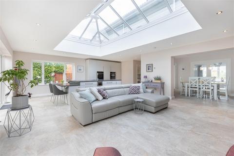 4 bedroom detached house for sale, Causeway End Road, Felsted, Dunmow