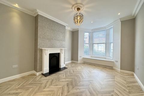 1 bedroom flat for sale, Ballards Lane , London N3