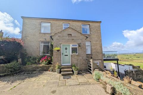 2 bedroom detached house for sale, School Ridge, Upper Heights Road, Thornton, Bradford, BD13