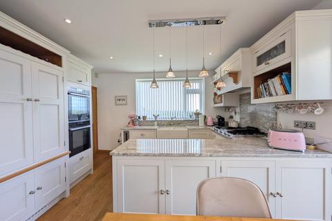 2 bedroom detached house for sale, School Ridge, Upper Heights Road, Thornton, Bradford, BD13