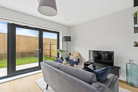 3 bedroom house to rent, Weavers Yard, Newbury Newbury RG14