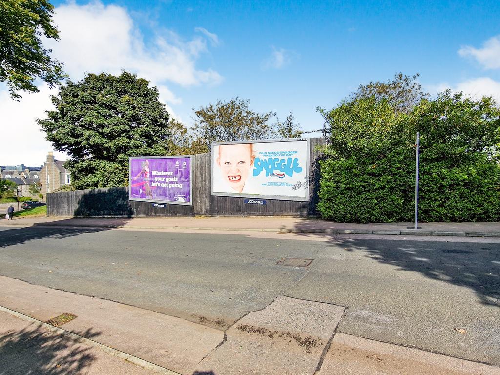 2024-09-13  11-47-43 vv667480 advertising land gra